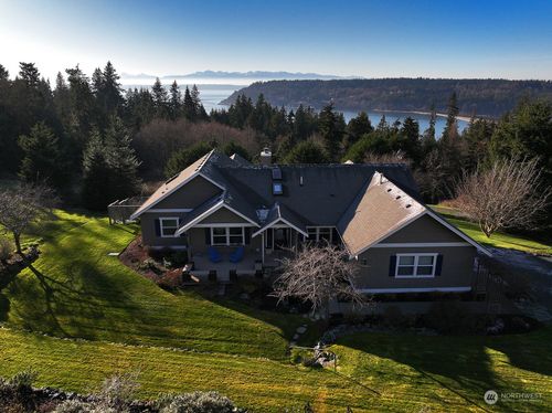4296 Vickers Ln, Clinton, WA, 98236-8918 | Card Image