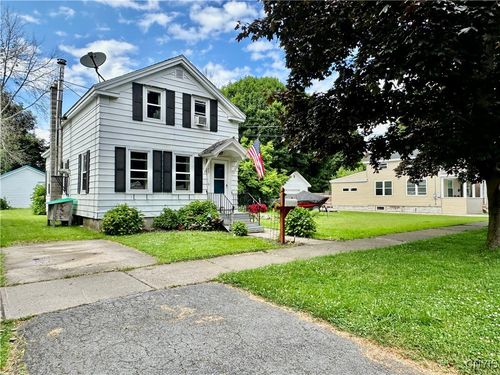 57 Varick St, Oswego, NY, 13126-3952 | Card Image
