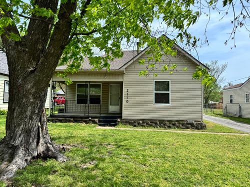 2110 N Pickwick Ave, Springfield, MO, 65803-4027 | Card Image