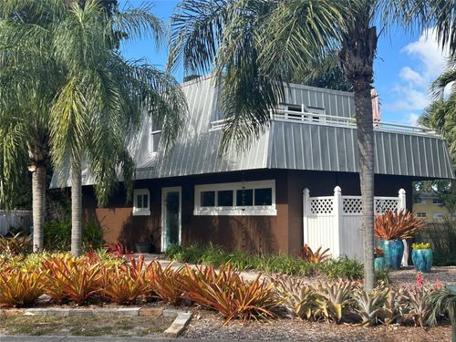 4001 Ne 14th Ave, Oakland Park, FL, 33334-4672 | Card Image