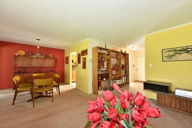 143 Sutton Dr, House other with 3 bedrooms, 2 bathrooms and 2 parking in Plainview NY | Image 5