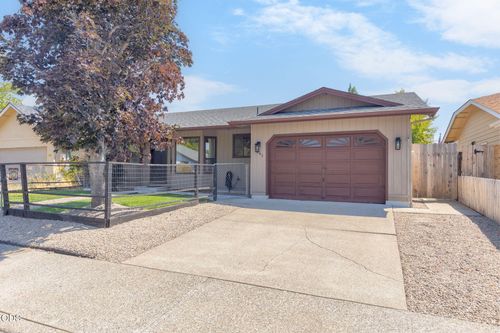 1045 Angler Ln, Grants Pass, OR, 97527-6273 | Card Image