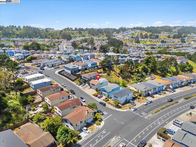 20 Martgate Street, House other with 3 bedrooms, 2 bathrooms and 2 parking in Daly City CA | Image 36