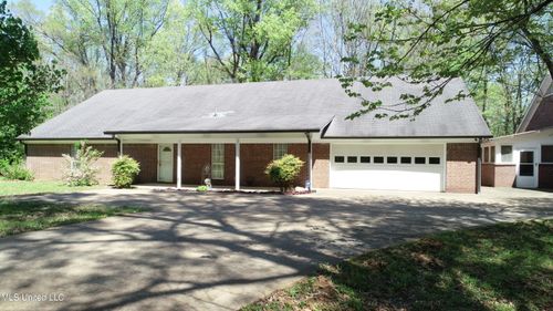 7701 Michael Dr, Lake Cormorant, MS, 38641-9790 | Card Image