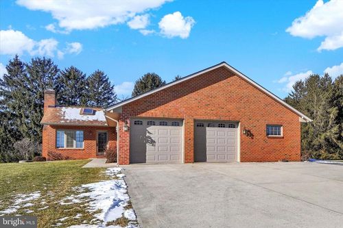 1100 Millcreek Rd, YORK, PA, 17404-9608 | Card Image