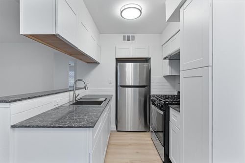 a-2501 Manor Cir, Austin, TX, 78723-5341 | Card Image