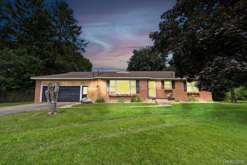 57934 Travis Rd, New Hudson, MI, 48165-9397 | Card Image