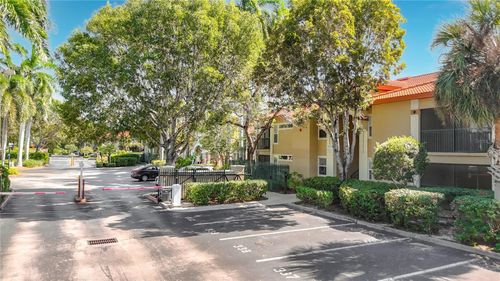 413-8880 Colonnades Court W, BONITA SPRINGS, FL, 34135 | Card Image