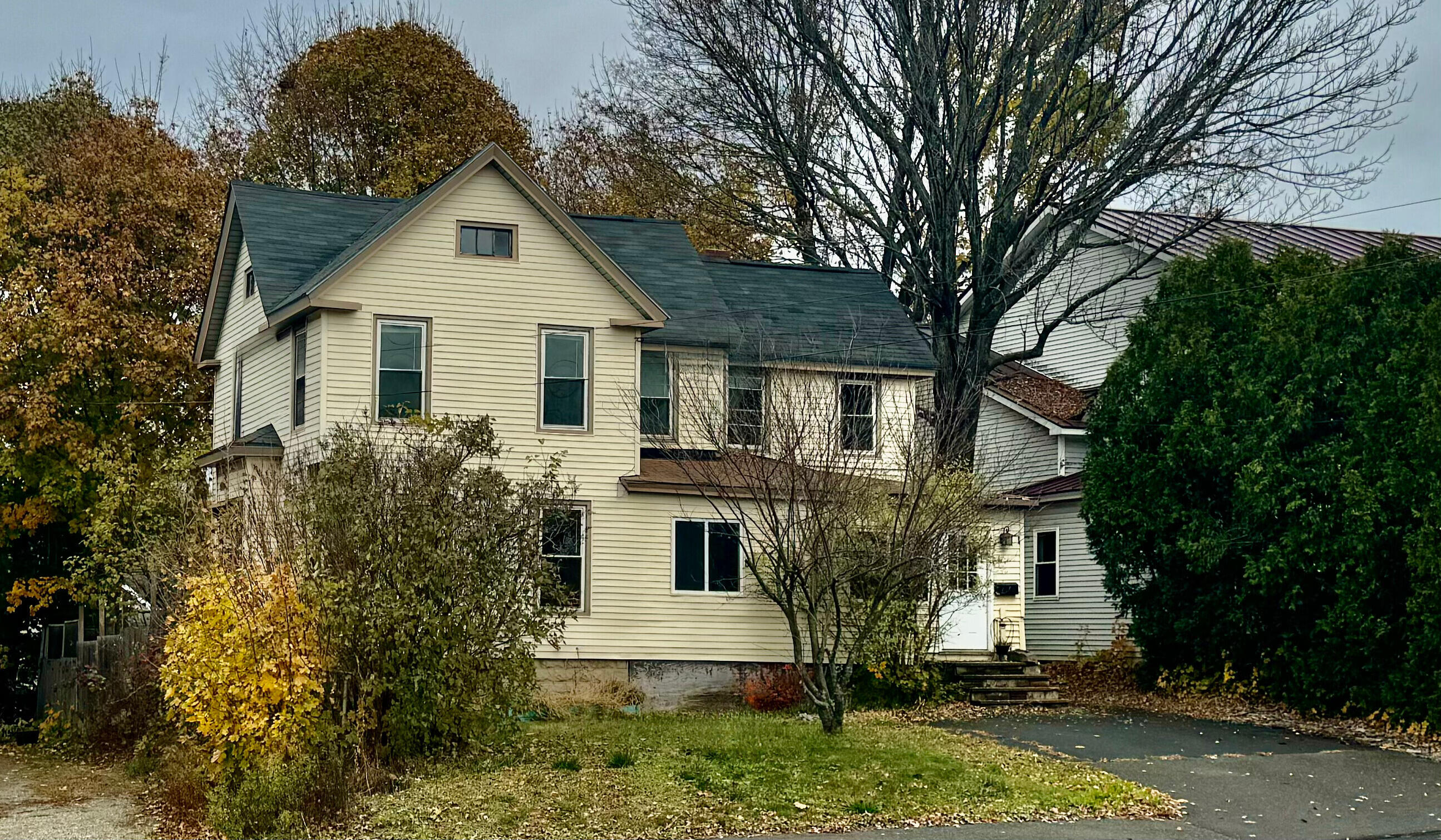 Eastern Ave, Augusta, ME 04330