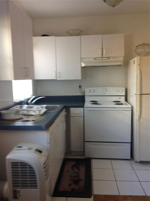 2-2734 Sw 24th Ter, Miami, FL, 33145-3332 | Card Image