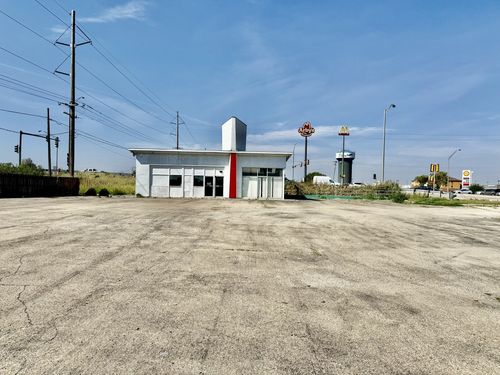 1350 May Rd, Peru, IL, 61354-1021 | Card Image