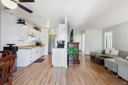 381 Enterprise Drive, Rohnert Park, CA, 94928 | Card Image