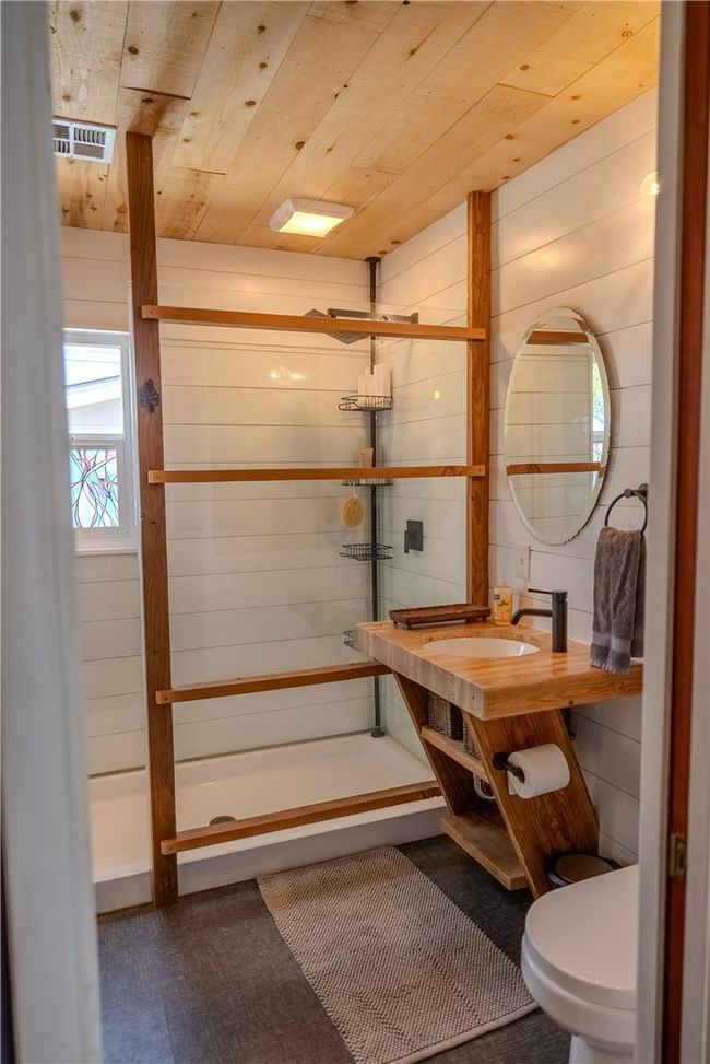 Primary bathroom | Image 22