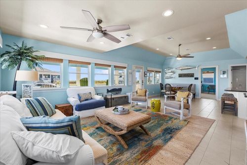 808 Pinata Dr, Crystal Beach, TX, 77650 | Card Image