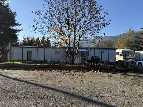 210 Adams St, Myrtle Creek, OR, 97457-9307 | Card Image