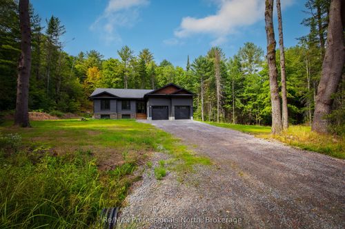 260 Stephenson 2 Rd W, Utterson, ON, P0B1M0 | Card Image