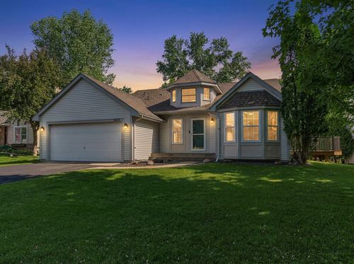 7457 54th St N, Oakdale, MN, 55128-3061 | Card Image