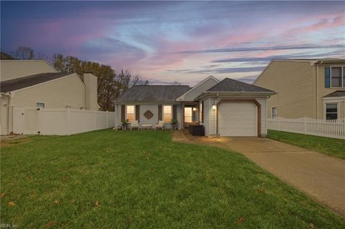 917 Roberval Dr, Virginia Beach, VA, 23454-6731 | Card Image