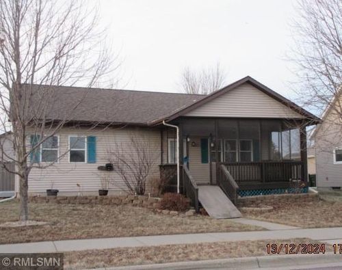 1111 Engesser Lane, Saint Peter, MN, 56082 | Card Image