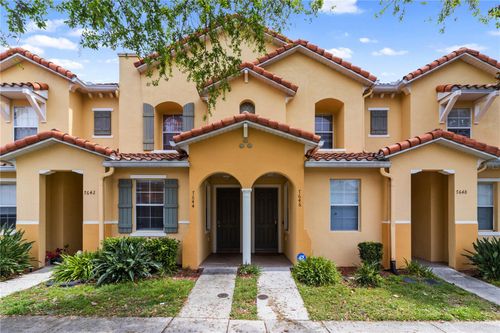 7646 Long Island Dr, KISSIMMEE, FL, 34747-1812 | Card Image