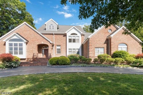 13 E Cove Ln, Morristown, NJ, 07960-2700 | Card Image