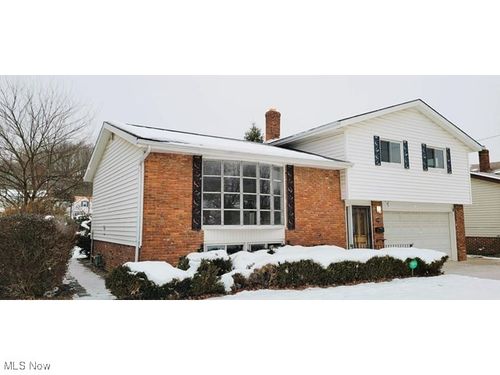 13741 Grove Dr, Garfield Heights, OH, 44125-5203 | Card Image