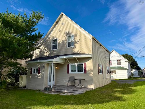 25 Shepard Lane, House with 4 bedrooms, 2 bathrooms and null parking in Glace Bay NS | Card Image