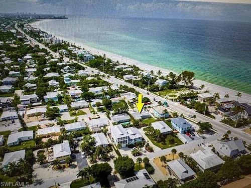 111 Hibiscus Dr, FORT MYERS BEACH, FL, 33931-3831 | Card Image