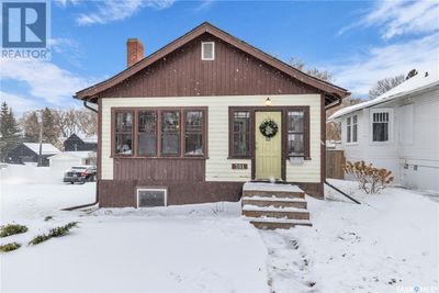 201 29th St W, House other with 3 bedrooms, 2 bathrooms and null parking in Saskatoon SK | Image 2