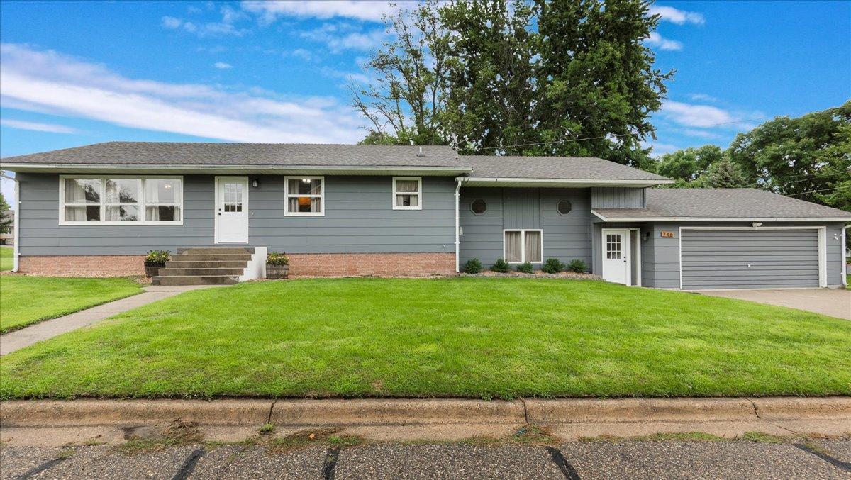 Moore St, Starbuck, MN 56381