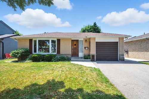 12 Swanston Cres, Ajax, ON, L1S3J6 | Card Image