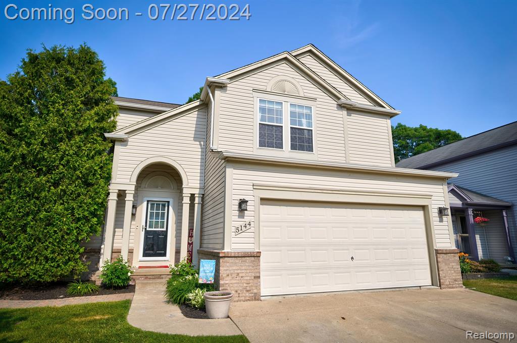 Meadow Crest Cir, Holly, MI 48442