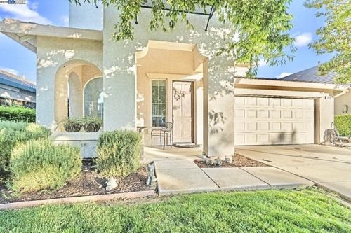 9516 Sarazen Ct, Patterson, CA, 95363-8526 | Card Image