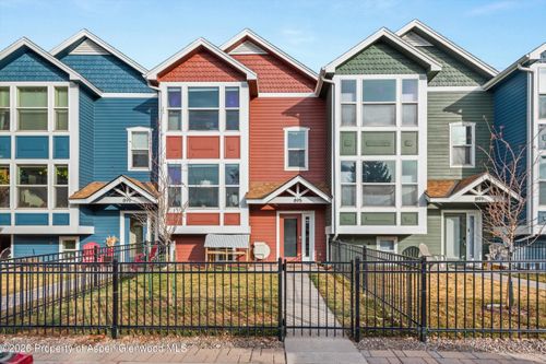 895 Main St, Carbondale, CO, 81623-1949 | Card Image