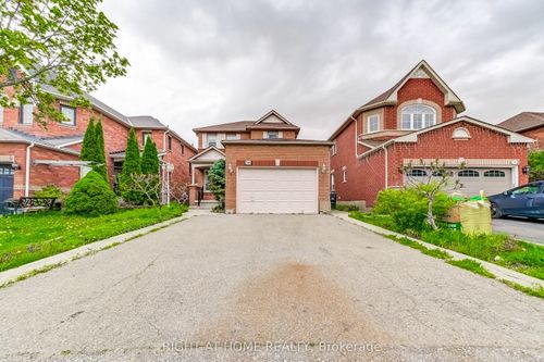 36 Mapleshade Dr, Brampton, ON, L7A1J1 | Card Image