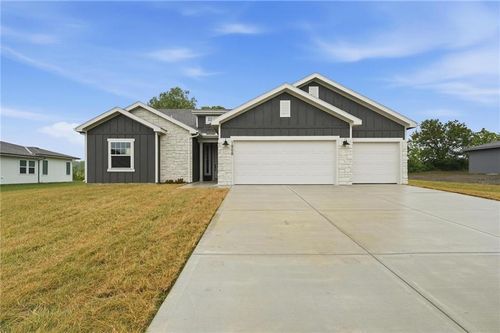 1808 Halls Creek Ave, Raymore, MO, 64083-8389 | Card Image