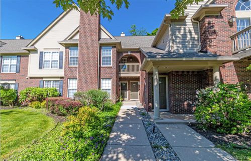 28569 Carlton Way Dr, Novi, MI, 48377-2637 | Card Image