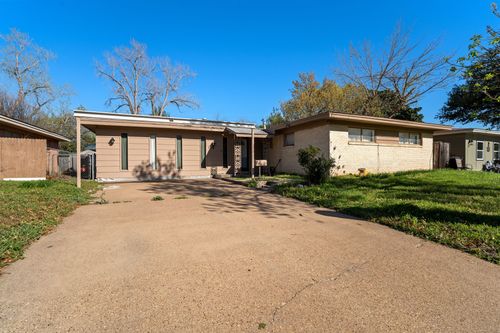 1716 John Smith Dr, Irving, TX, 75061-2064 | Card Image