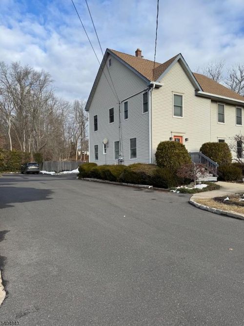 630 Valley Rd, Gillette, NJ, 07933-2029 | Card Image