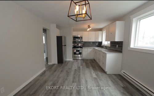 65 Stanley St, Belleville, ON, K8N3Z8 | Card Image