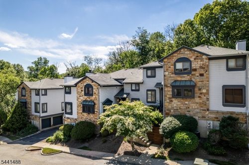 27 Overlook Dr, Hackettstown, NJ, 07840-4605 | Card Image