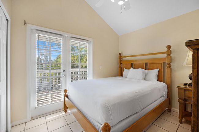2104 Marina Villas Dr, Condo with 2 bedrooms, 3 bathrooms and null parking in Duck Key FL | Image 33