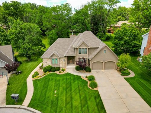 17608 E 48th Terrace Ct S, Independence, MO, 64055-6325 | Card Image