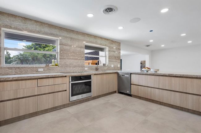417 N Highland Dr, House other with 3 bedrooms, 2 bathrooms and null parking in Hollywood FL | Image 8