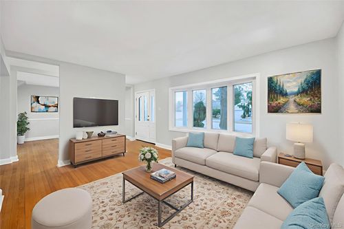 2585 Oceanside Rd, Oceanside, NY, 11572-1521 | Card Image