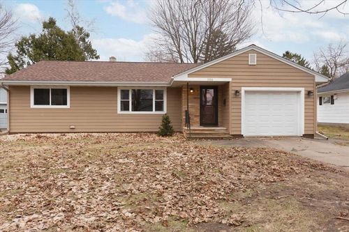 1108 Stout St, Menomonie, WI, 54751-1553 | Card Image