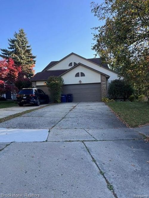 473 Village Oaks Ct, Ann Arbor, MI, 48103-6129 | Card Image
