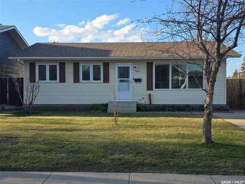 3918 Centennial Dr, Saskatoon, SK, S7L5L1 | Card Image