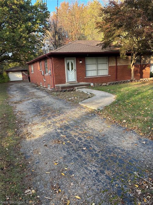 21550 Duns Scotus St, Southfield, MI, 48075-3227 | Card Image