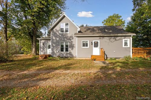 674 Beech Hwy, Charlotte, MI, 48813-1022 | Card Image